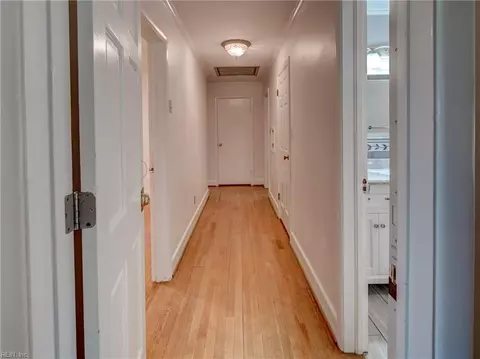Entry Way - 101 Stadium Dr, Chesapeake, VA 23322 photo 3 of 6