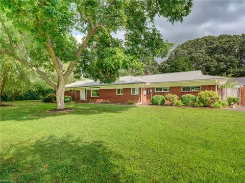 Exterior - 101 Stadium Dr, Chesapeake, VA 23322 photo 9 of 10