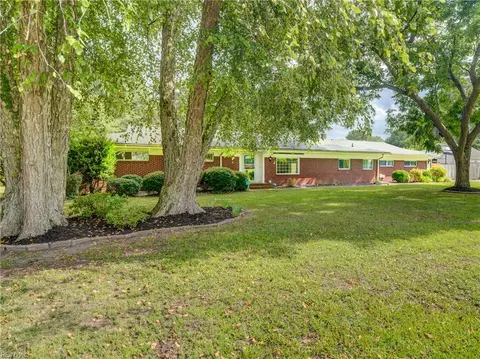 Exterior - 101 Stadium Dr, Chesapeake, VA 23322 photo 10 of 10