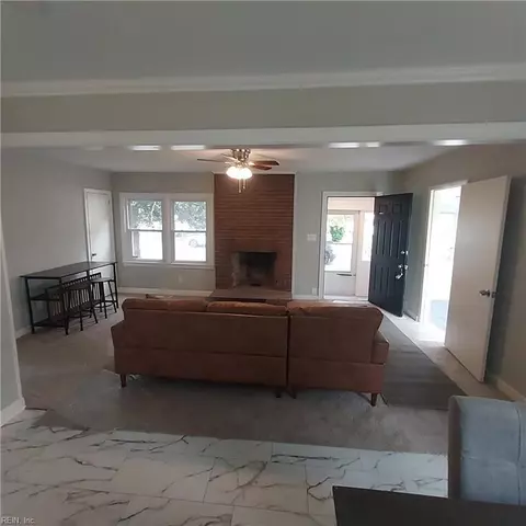 327 Wilton Ave, Hampton, VA 23669 photo 3