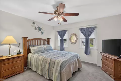 Bedroom - 217 Eastlawn Dr, Hampton, VA 23664 photo 5 of 6