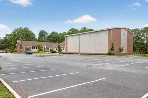 Exterior - 217 Eastlawn Dr, Hampton, VA 23664 photo 6 of 6