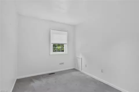 Bedroom - 217 Eastlawn Dr, Hampton, VA 23664 photo 2 of 6