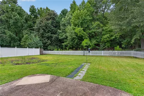 Exterior - 217 Eastlawn Dr, Hampton, VA 23664 photo 2 of 6