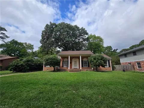 49 Peters Ln, Newport News, VA 23606