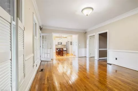 Living - 3240 Morningside Dr, Chesapeake, VA 23321 photo 1 of 3