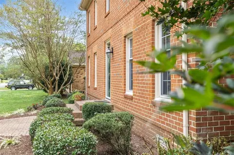 Exterior - 3240 Morningside Dr, Chesapeake, VA 23321 photo 3 of 8