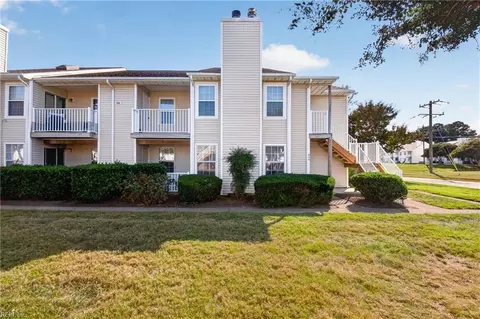 608 Spire Ct, Virginia Beach, VA 23462