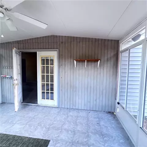 Exterior - 7 White Oak Trl, Hampton, VA 23669 photo 2 of 6