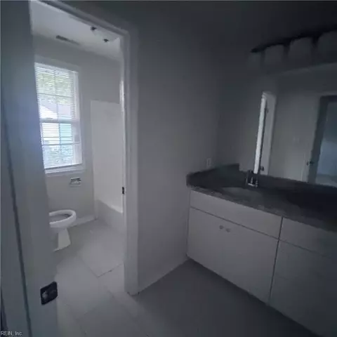 Bath - 7 White Oak Trl, Hampton, VA 23669 photo 4 of 4