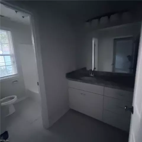 Bath - 7 White Oak Trl, Hampton, VA 23669 photo 3 of 4
