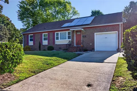 8 Julia Ter, Newport News, VA 23608