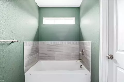 Bath - 517 Dixie Dr, Norfolk, VA 23505 photo 3 of 4