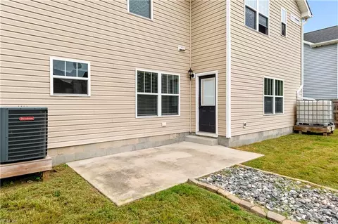 Exterior - 517 Dixie Dr, Norfolk, VA 23505 photo 5 of 9