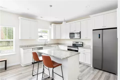 Kitchen - 517 Dixie Dr, Norfolk, VA 23505 photo 1 of 6