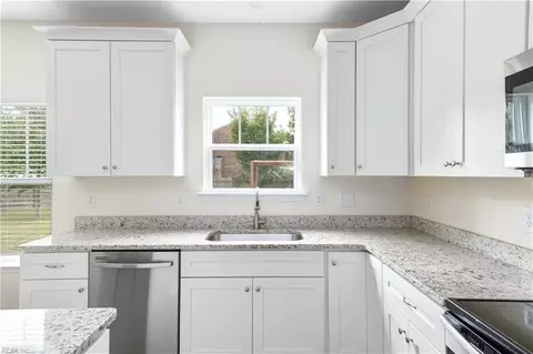 Kitchen - 517 Dixie Dr, Norfolk, VA 23505 photo 5 of 6