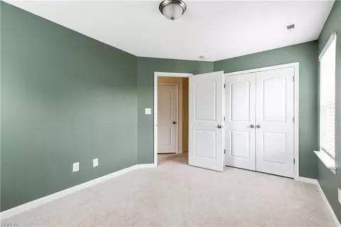 Bedroom - 517 Dixie Dr, Norfolk, VA 23505 photo 4 of 10