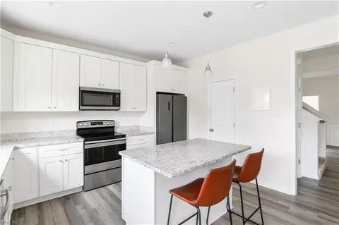 Kitchen - 517 Dixie Dr, Norfolk, VA 23505 photo 3 of 6
