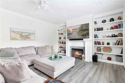 Living - 517 Dixie Dr, Norfolk, VA 23505 photo 1 of 1