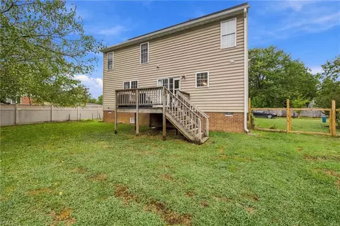 Exterior - 4 Walters Ln, Hampton, VA 23666 photo 5 of 9