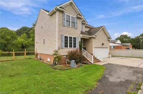 Exterior - 4 Walters Ln, Hampton, VA 23666 photo 2 of 9
