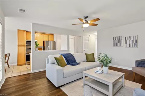 1863 Chantilly Ct, Virginia Beach, VA 23451