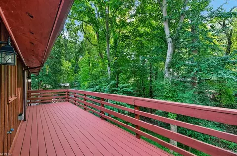 204 Graves Cir, Newport News, VA 23602