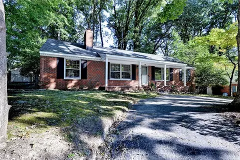 3 Bonnie Ln, Newport News, VA 23606