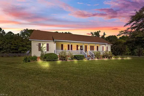 26059 Glyndon St, Courtland, VA 23837