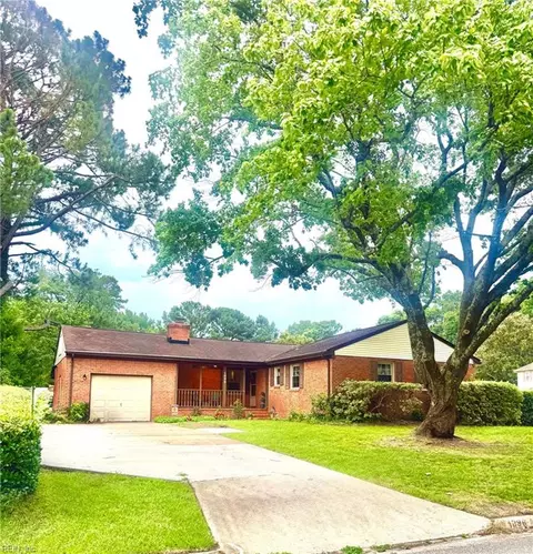 1098 Clear Springs Ln, Virginia Beach, VA 23464