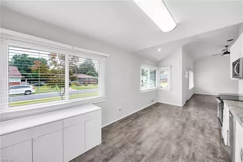 Entry Way - 6905 Adele Dr, Norfolk, VA 23518 photo 4 of 7