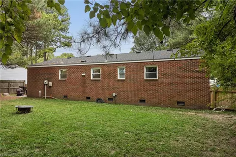 Exterior - 4316 Taylor Rd, Chesapeake, VA 23321 photo 7 of 9