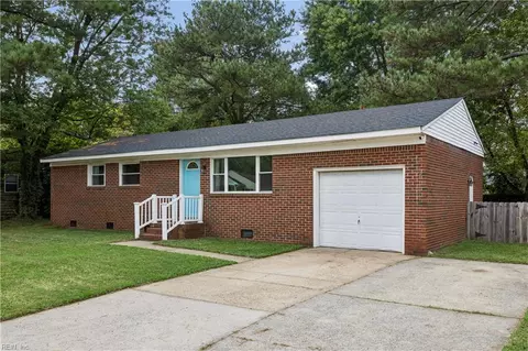 Exterior - 4316 Taylor Rd, Chesapeake, VA 23321 photo 2 of 9