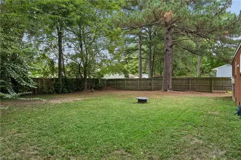 Exterior - 4316 Taylor Rd, Chesapeake, VA 23321 photo 8 of 9