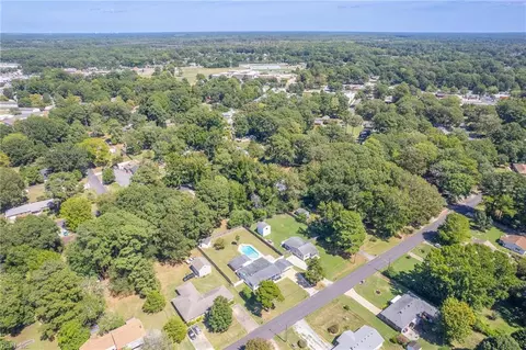 View/Area - 220 Marion Dr, Chesapeake, VA 23322 photo 4 of 7