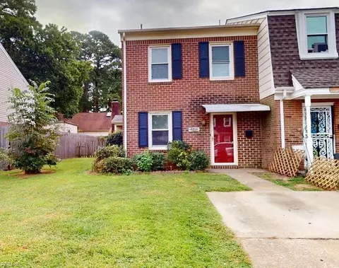 3211 Clover Hill Dr, Portsmouth, VA 23703