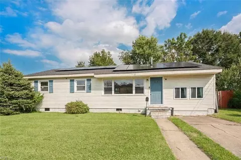 2712 Spruce St, Norfolk, VA 23513