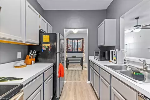 Kitchen - 6 Madison Chse Chase, Hampton, VA 23666 photo 1 of 3