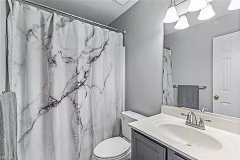 Bath - 6 Madison Chse Chase, Hampton, VA 23666 photo 2 of 2