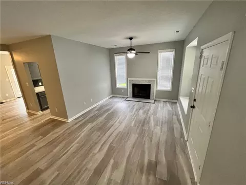 Living - 6 Madison Chse Chase, Hampton, VA 23666 photo 2 of 3
