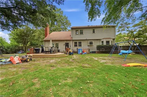 Exterior - 324 Lakeland Dr, Hampton, VA 23669 photo 9 of 11
