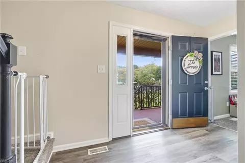 Entry Way - 324 Lakeland Dr, Hampton, VA 23669 photo 2 of 4