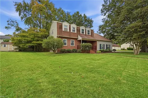 Exterior - 324 Lakeland Dr, Hampton, VA 23669 photo 2 of 11