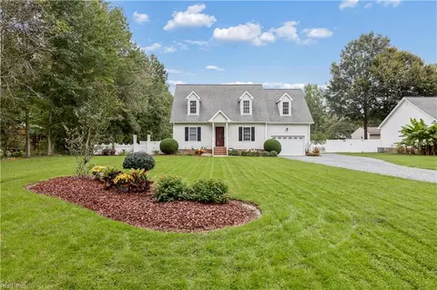 12266 Poplar Trl, Gloucester, VA 23061