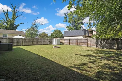 Exterior - 2403 Shell Rd, Hampton, VA 23661 photo 3 of 4
