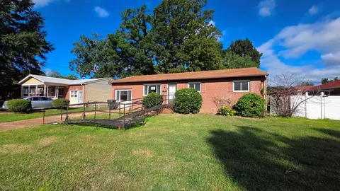 139 Ruston Dr, Newport News, VA 23602