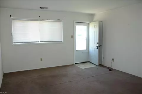 Living - 1503 Addison Rd, Hampton, VA 23663 photo 1 of 2