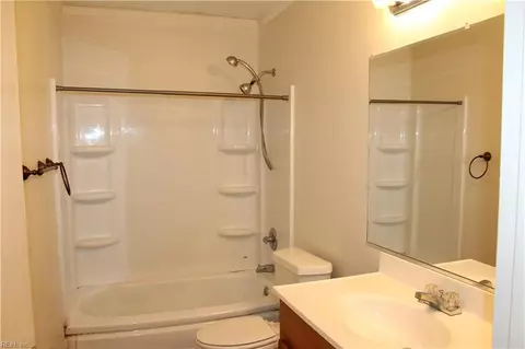 Bath - 1503 Addison Rd, Hampton, VA 23663 photo 2 of 2