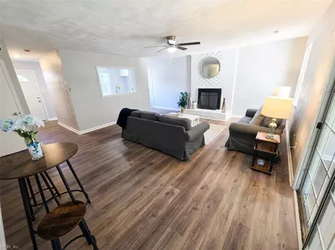 Living - 50 Oser Ln, Hampton, VA 23669 photo 2 of 2
