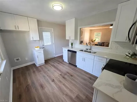 Kitchen - 50 Oser Ln, Hampton, VA 23669 photo 3 of 3